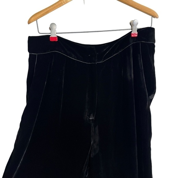 SLEEPING WITH JACQUES x FREE PEOPLE Dinner Party Wide-Leg Velvet Pants - Picture 5 of 13